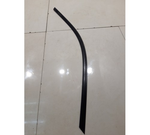 Молдинг глухого стекла (задний, правый)