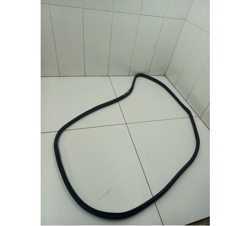 Уплотнитель задний правый