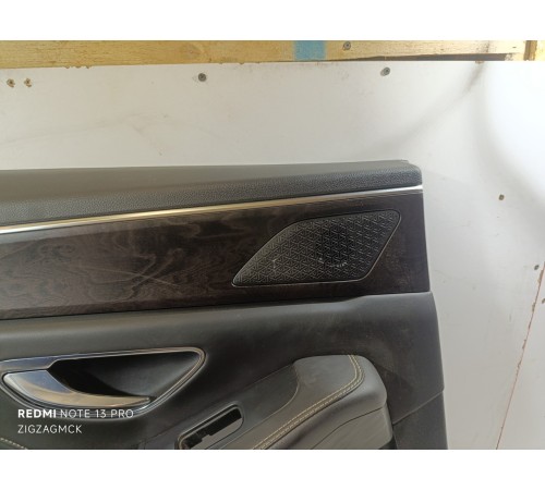 Обшивка двери задней левой