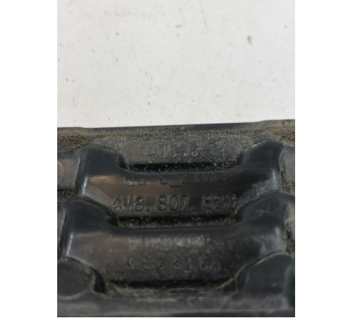 Решетка заднего бампера центральная