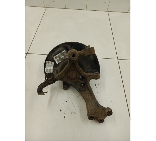 Кулак поворотный задний правый