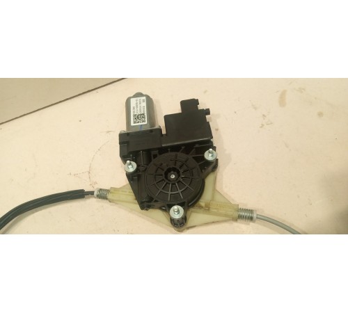 Моторчик стеклоподъемника передний левый