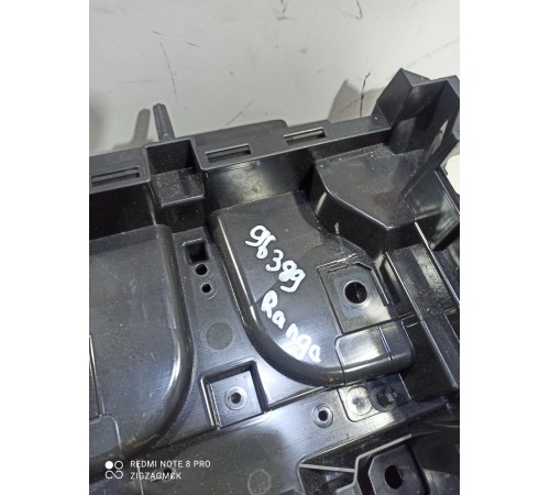 Центральная консоль с подлокотником