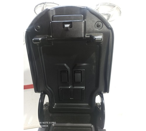 Центральная консоль с подлокотником