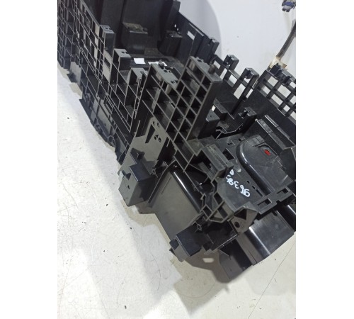 Центральная консоль с подлокотником