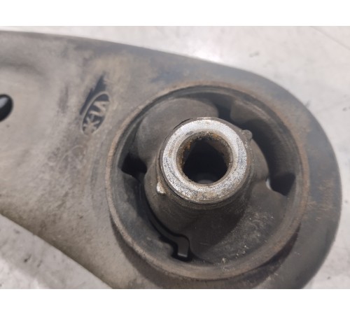 Рычаг подвески передний левый нижний