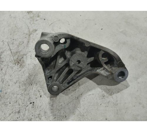 Кронштейн опоры двигателя левый