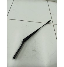 Поводок стеклоочистителя левый