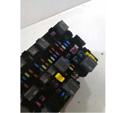 Блок предохранителей подкапотный в сборе