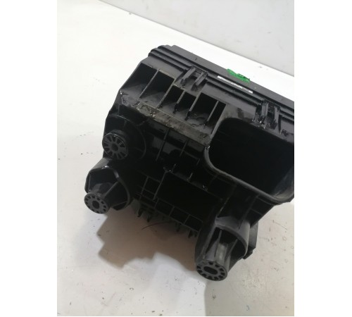 Блок предохранителей подкапотный в сборе