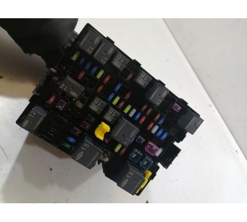 Блок предохранителей подкапотный в сборе