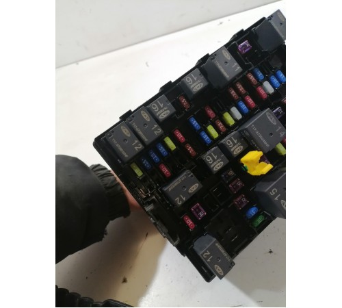 Блок предохранителей подкапотный в сборе