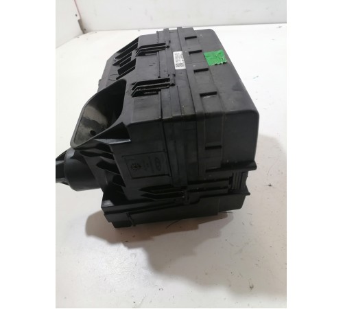 Блок предохранителей подкапотный в сборе