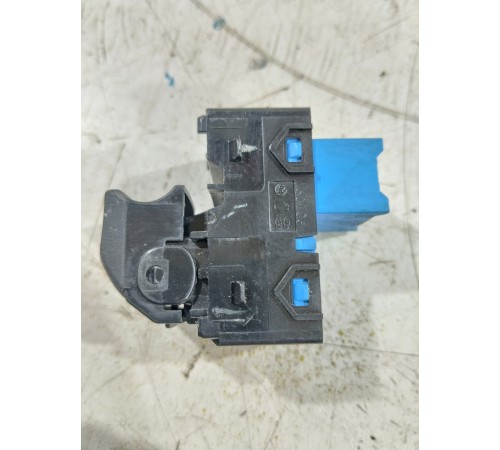 Кнопка стеклоподъемника передняя правая