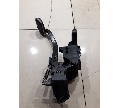 Педаль тормоза