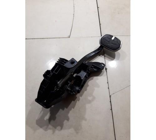 Педаль тормоза