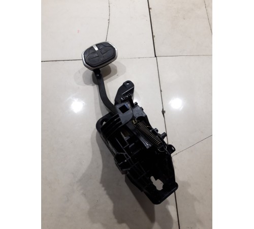 Педаль тормоза