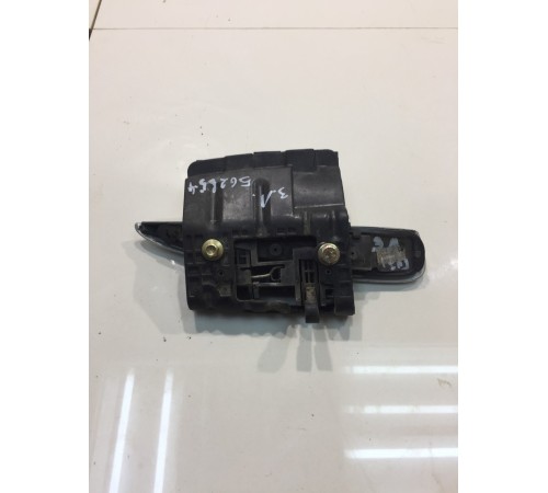 Внешняя ручка  задней левой двери