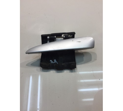 Внешняя ручка  задней левой двери