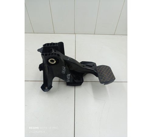 Педаль тормоза