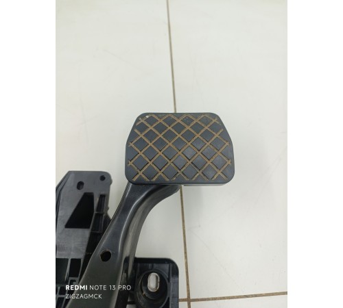 Педаль тормоза