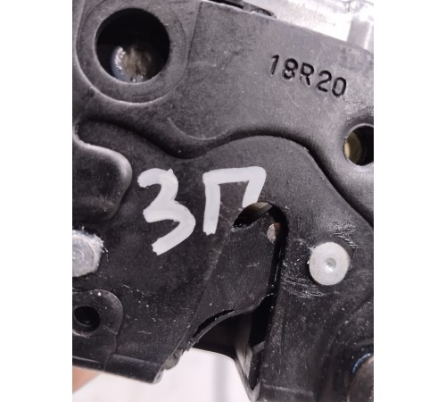 Замок двери (задний правый)