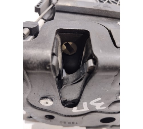 Замок двери (задний правый)