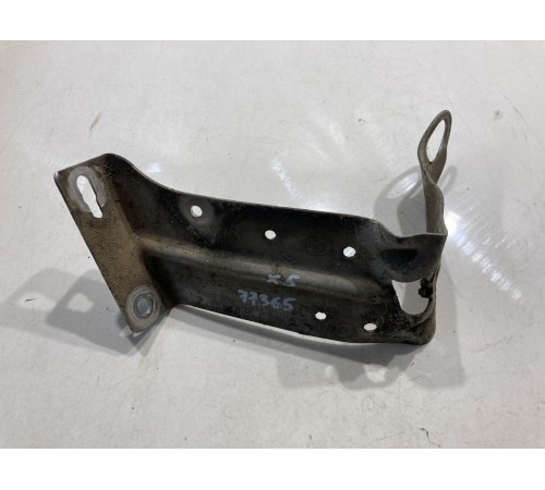 Кронштейн экрана моторного отсека