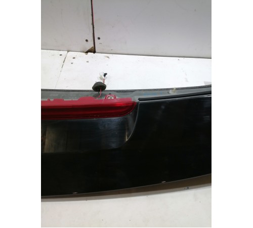 Спойлер двери крышки багажника