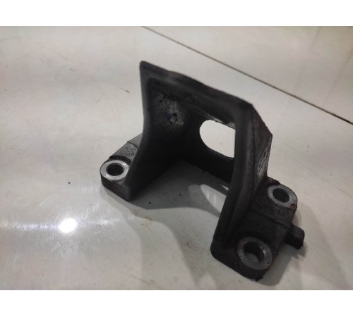 Кронштейн подвески(левый)