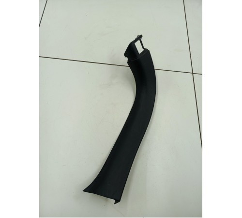 Обшивка крышки багажника левая