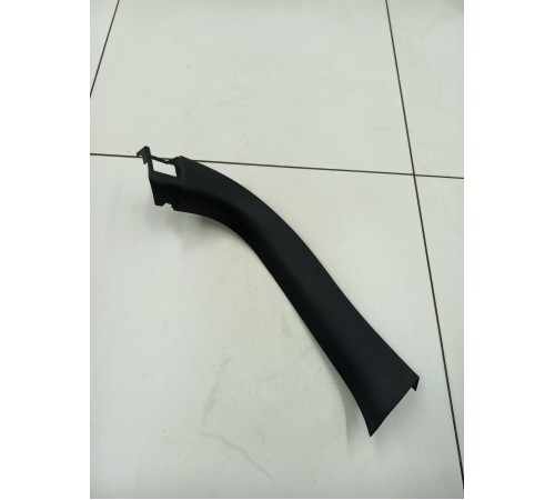 Обшивка крышки багажника левая