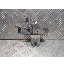 Замок капота