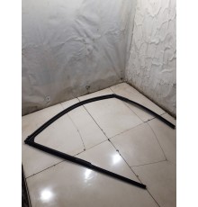 Уплотнитель стекла двери (передний правый)