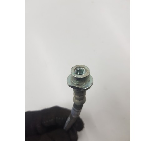 Тормозной шланг передний правый