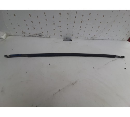 Уплотнитель стекла (передний, левый, внешний)