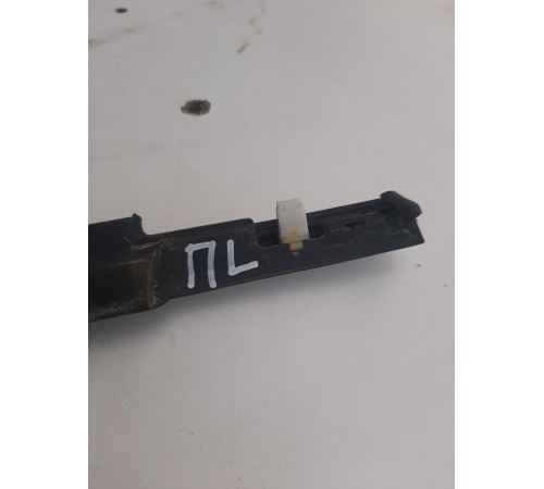 Уплотнитель стекла (передний, левый, внешний)