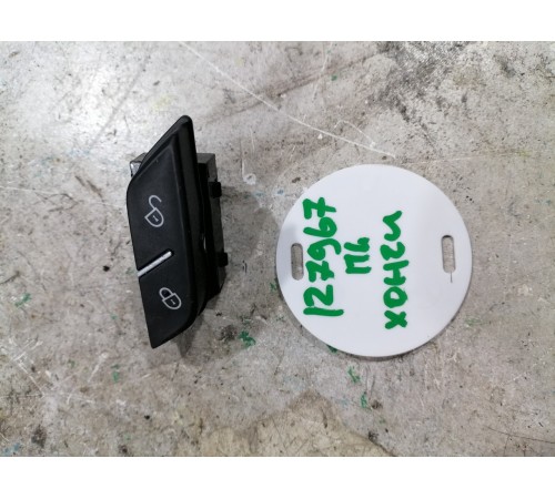 Кнопка блокировки дверей передняя левая