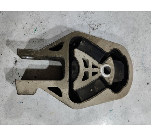 Опора подушка двигателя задняя