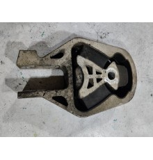 Опора подушка двигателя задняя