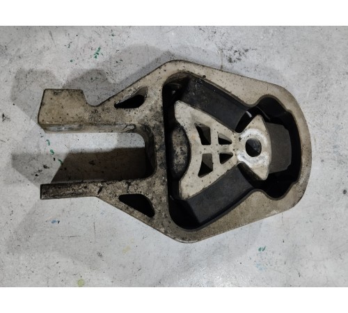 Опора подушка двигателя задняя