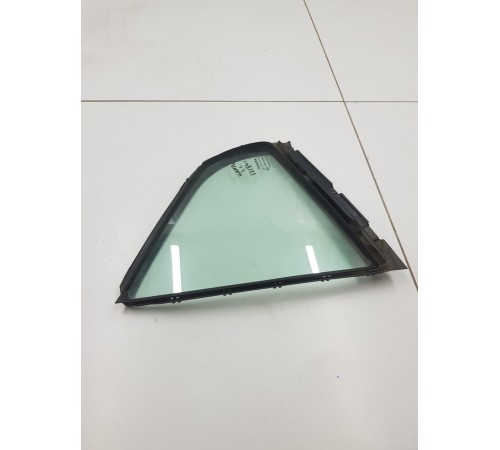 Форточка двери задняя левая