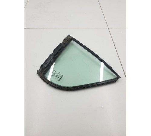 Форточка двери задняя левая