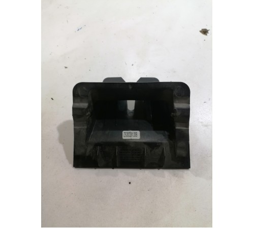 Накладка замка багажника