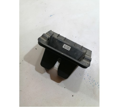 Накладка замка багажника