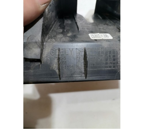 Накладка замка багажника