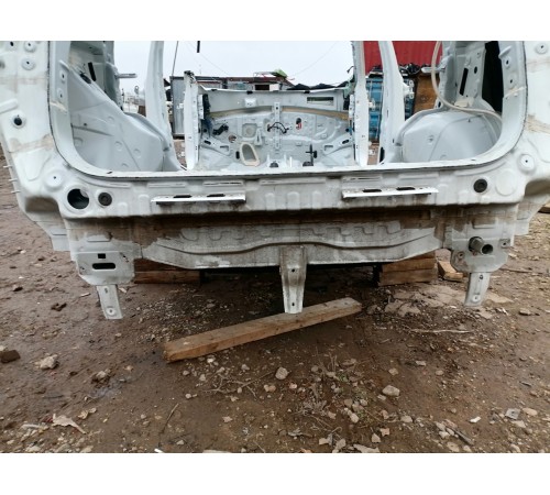 Задняя панель кузова