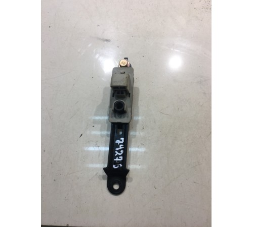 Регулятор высоты ремня безопасности (передний, левый)