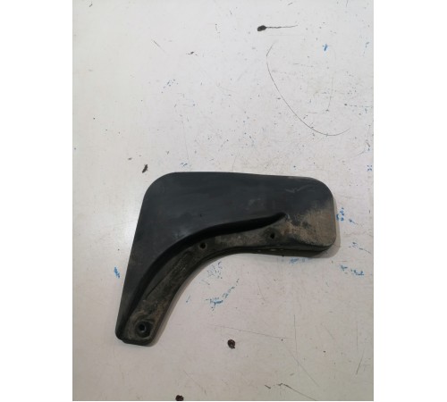 Брызговик задний правый