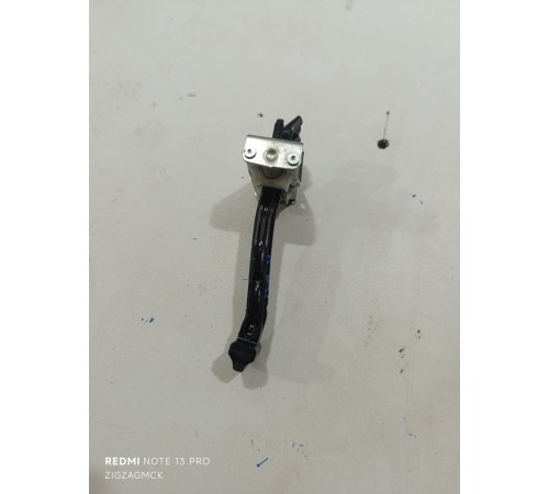 Ограничитель двери передний правый